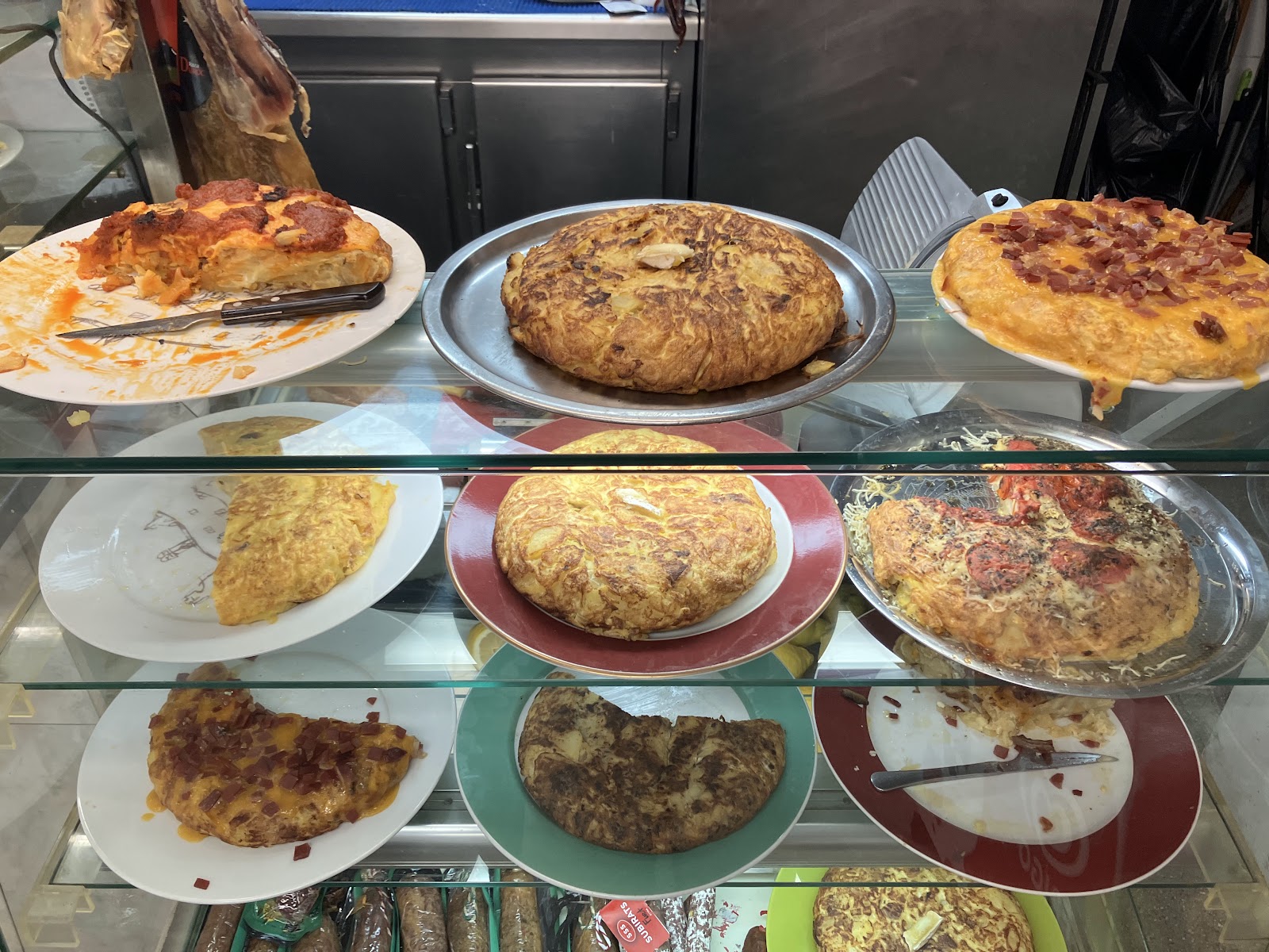 Escaparate real con las tortillas de Fundición